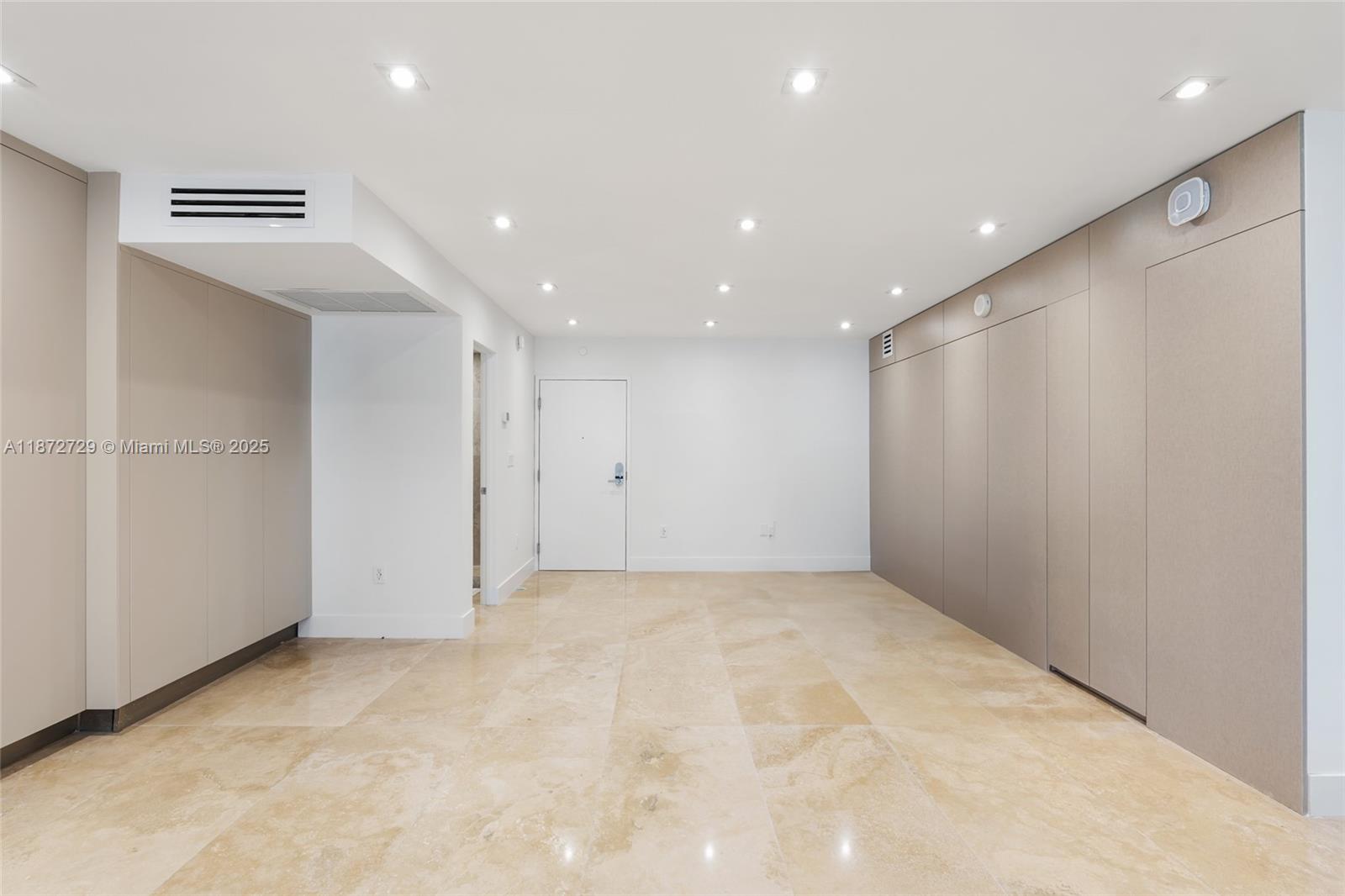 RONEY PALACE CONDO - Residential Lease