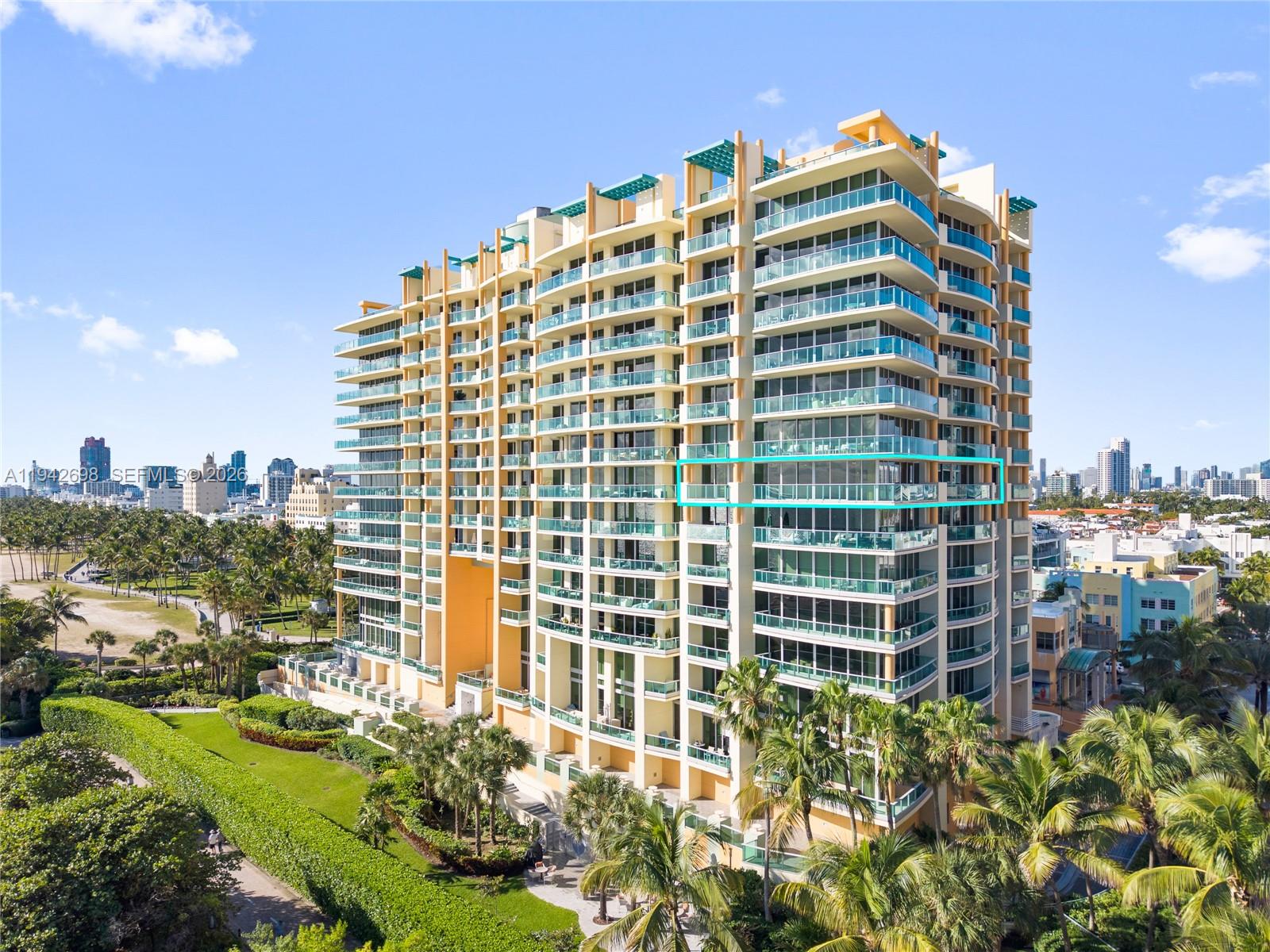 IL VILLAGGIO ON SOUTH BEA - Residential