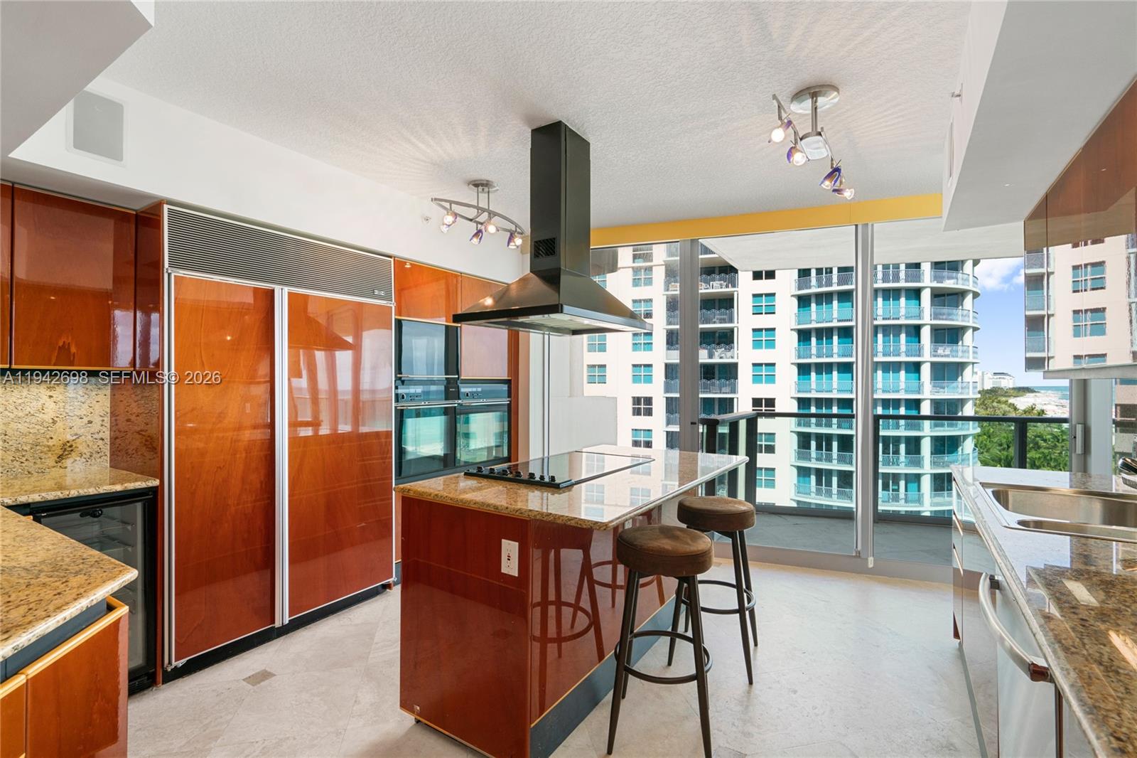 IL VILLAGGIO ON SOUTH BEA - Residential