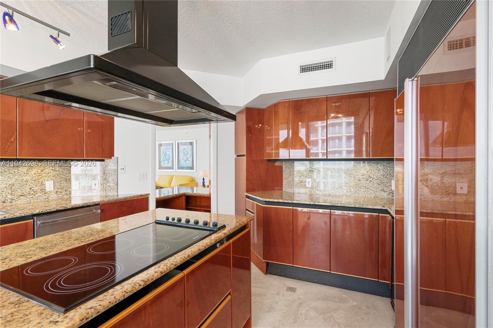 IL VILLAGGIO ON SOUTH BEA - Residential