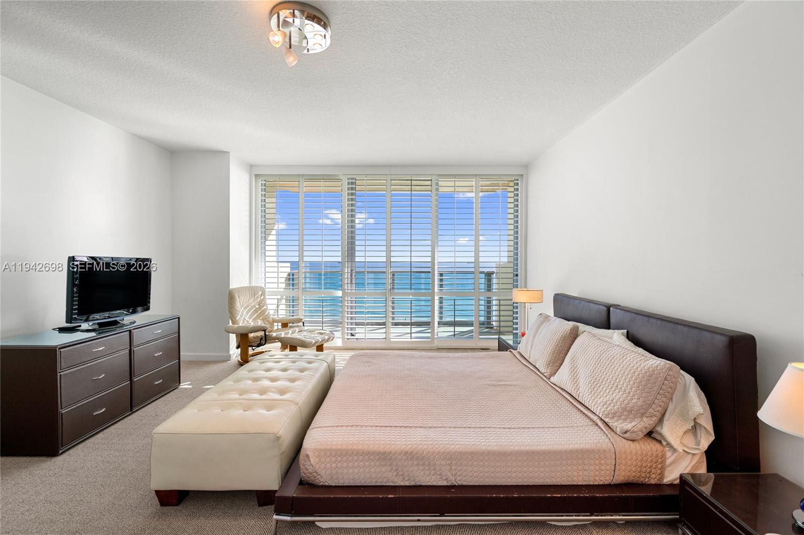 IL VILLAGGIO ON SOUTH BEA - Residential