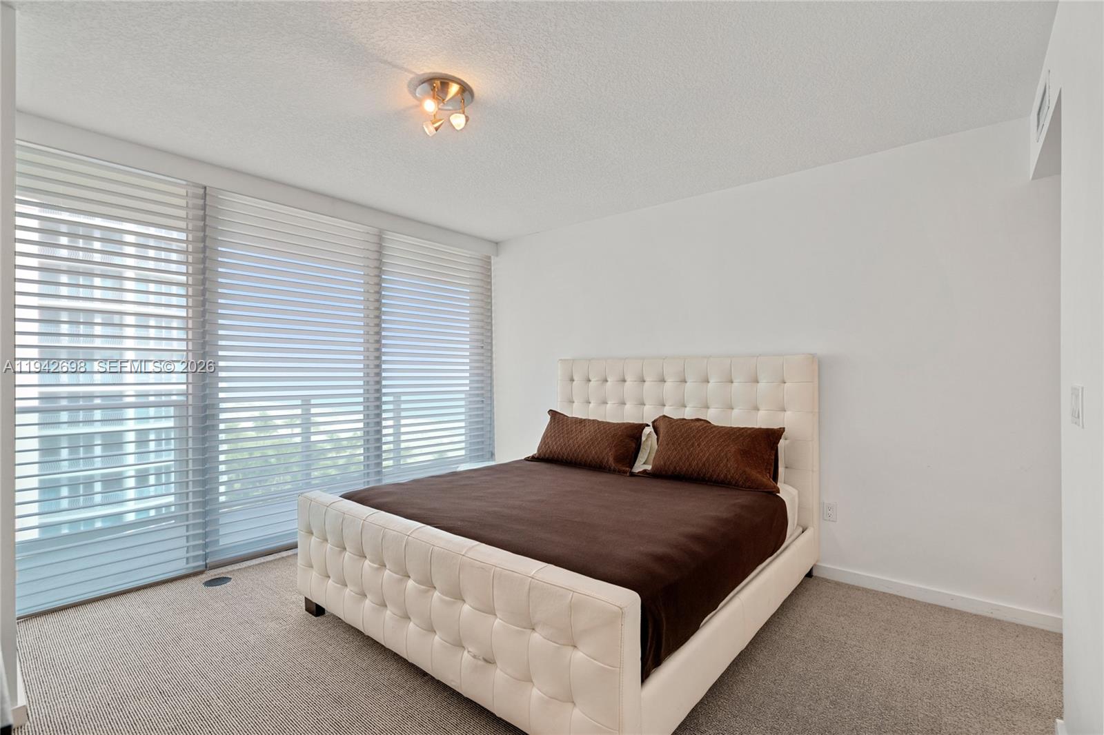 IL VILLAGGIO ON SOUTH BEA - Residential