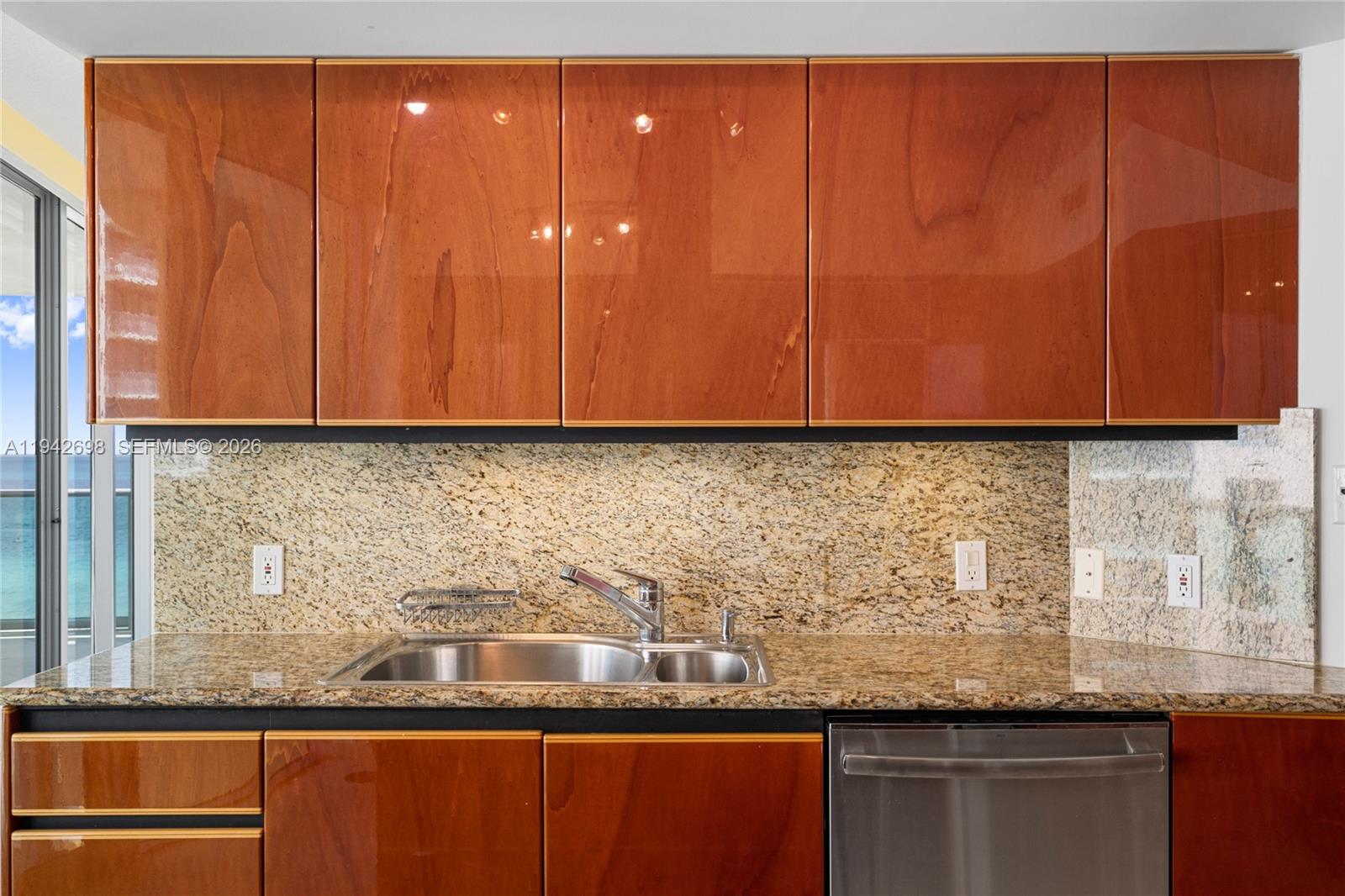 IL VILLAGGIO ON SOUTH BEA - Residential