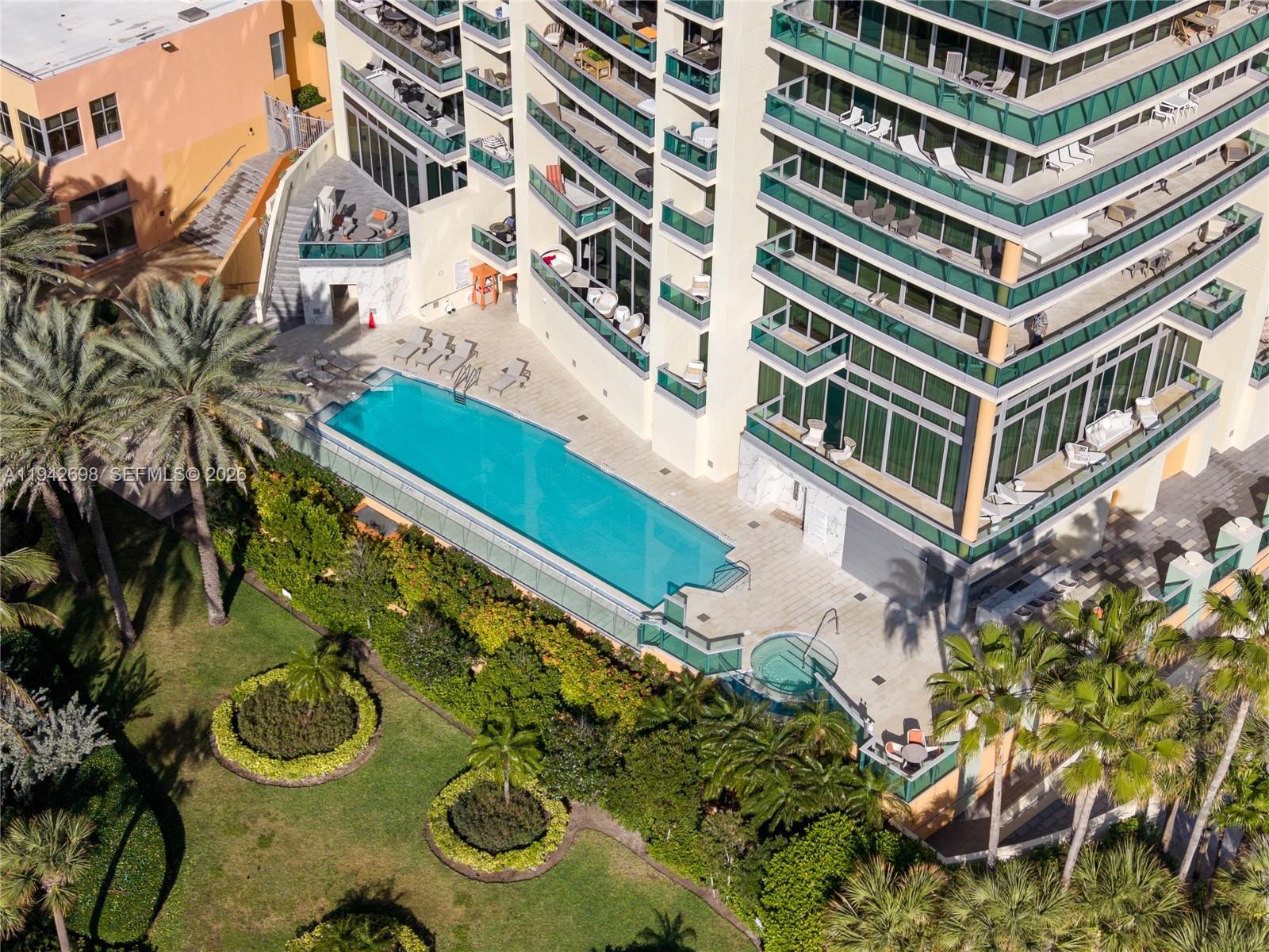 IL VILLAGGIO ON SOUTH BEA - Residential