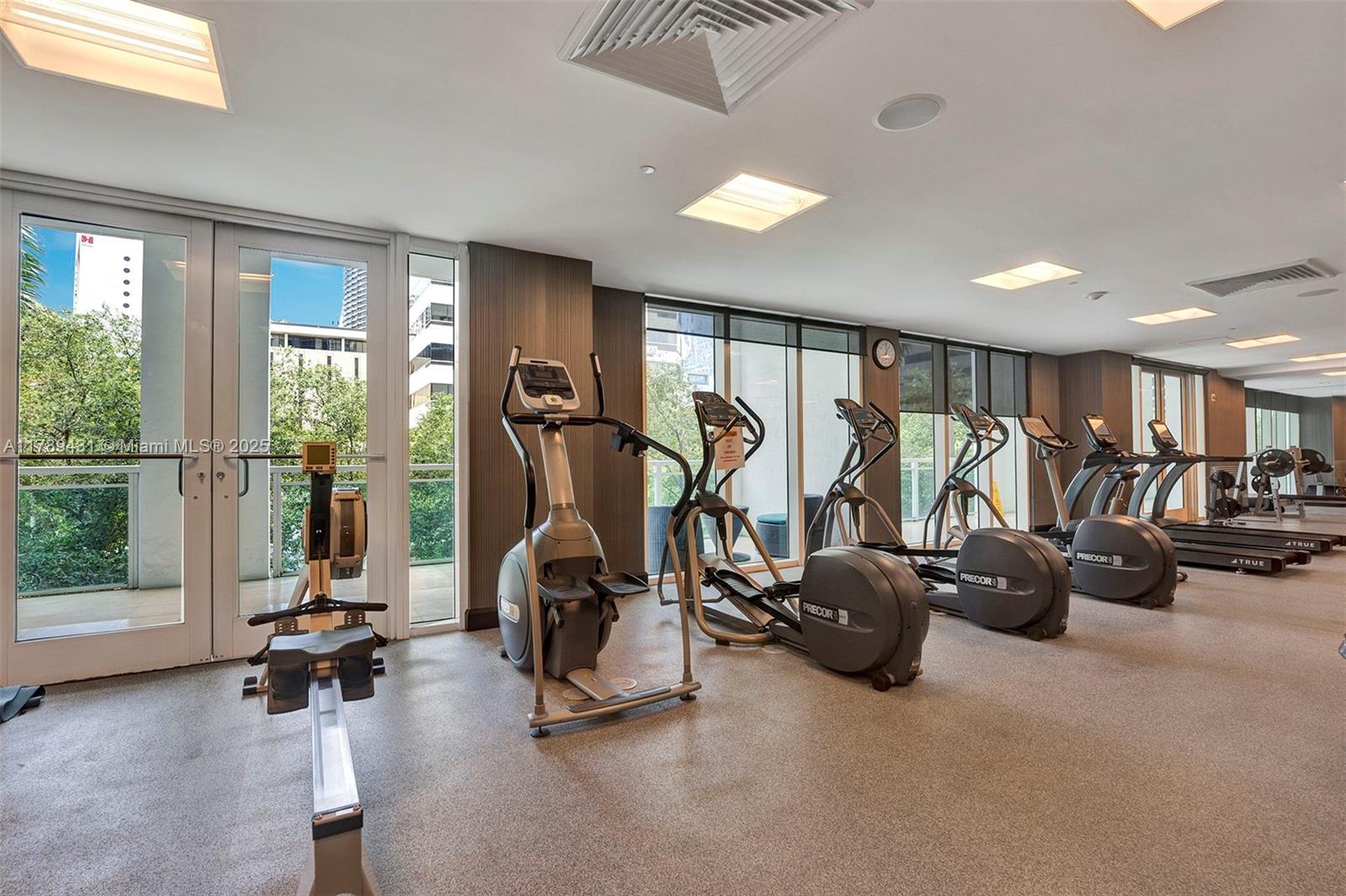 THE PLAZA 901 BRICKELL CO - Residential