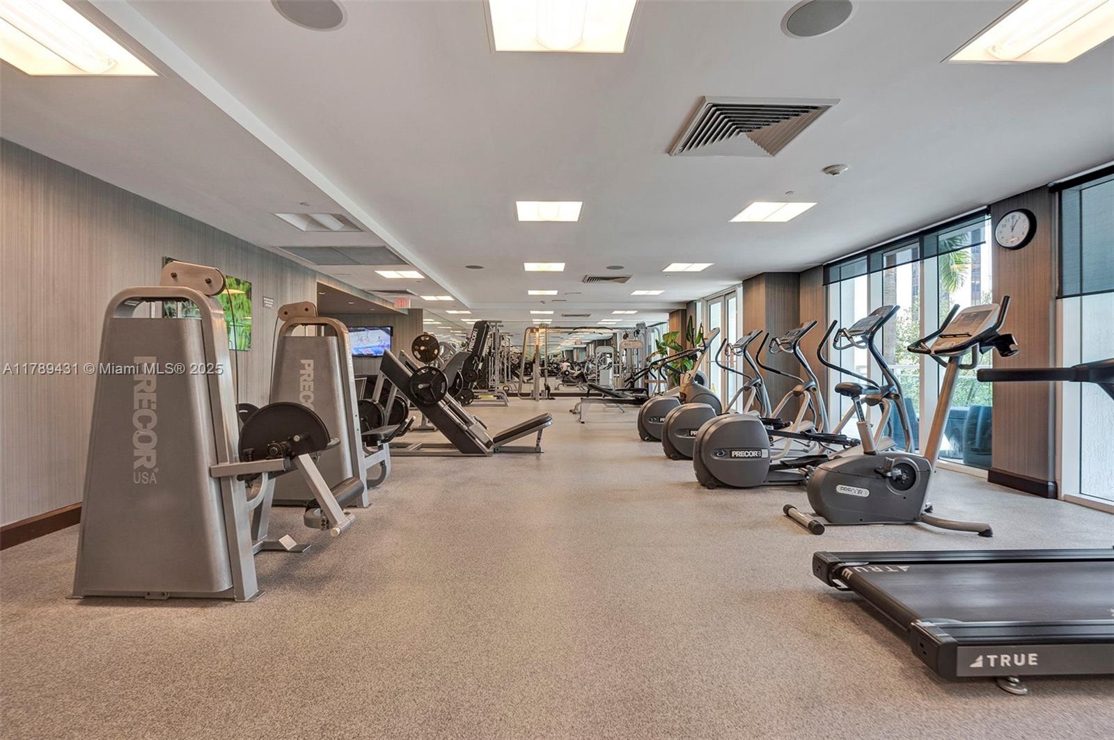 THE PLAZA 901 BRICKELL CO - Residential