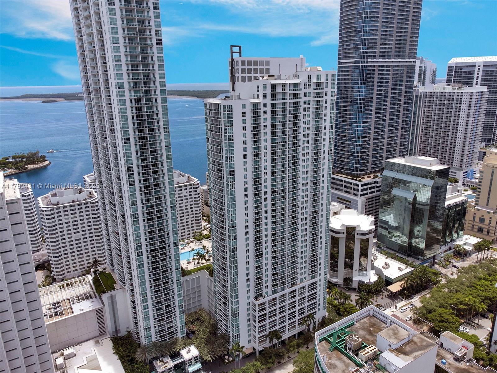 THE PLAZA 901 BRICKELL CO - Residential