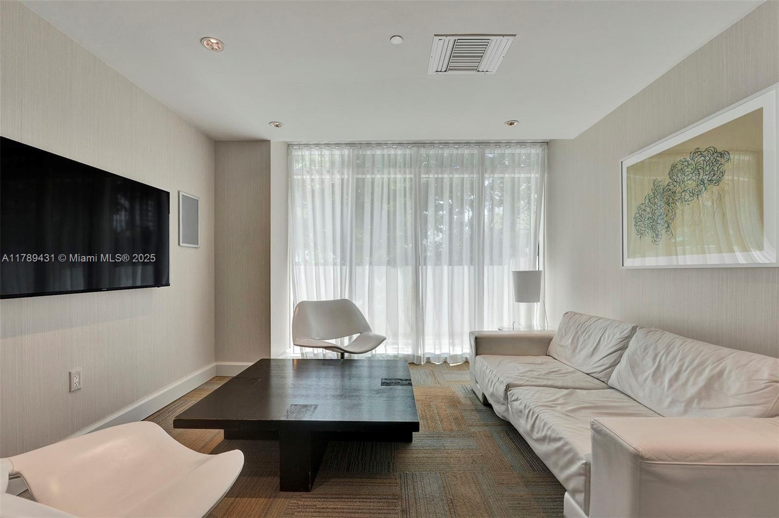 THE PLAZA 901 BRICKELL CO - Residential