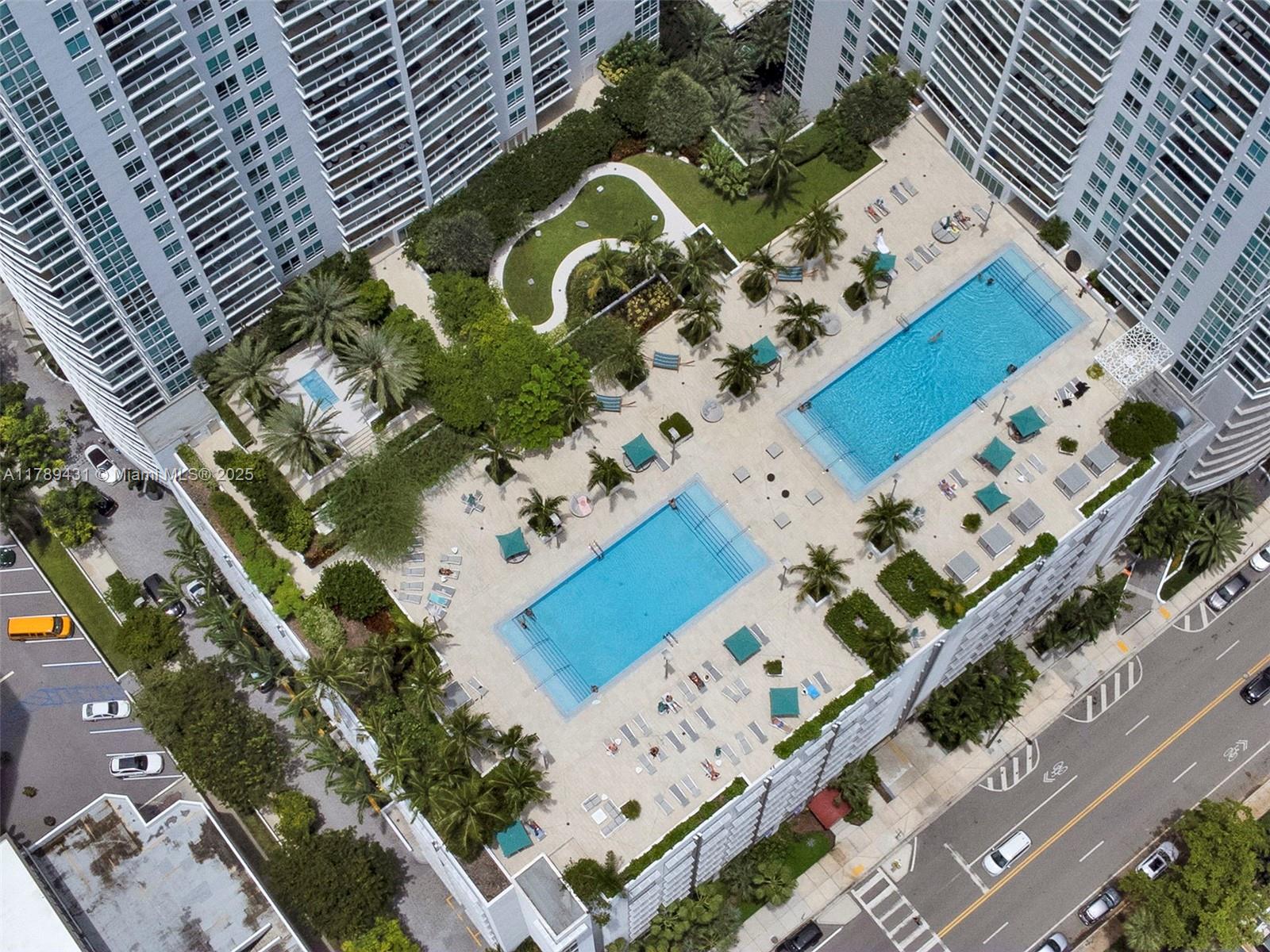 THE PLAZA 901 BRICKELL CO - Residential