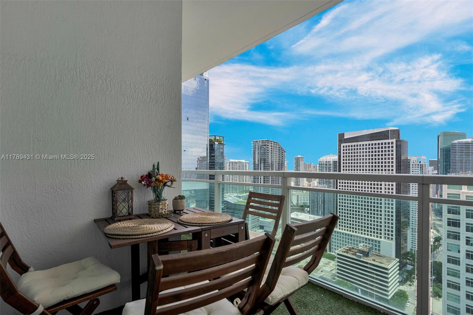 THE PLAZA 901 BRICKELL CO - Residential
