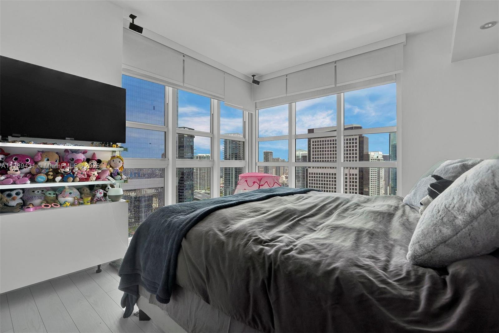 THE PLAZA 901 BRICKELL CO - Residential