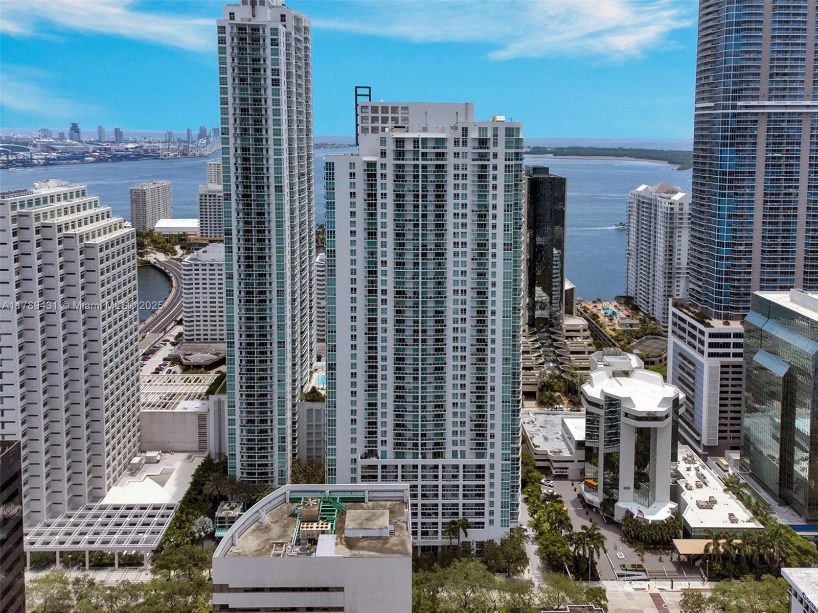 THE PLAZA 901 BRICKELL CO - Residential