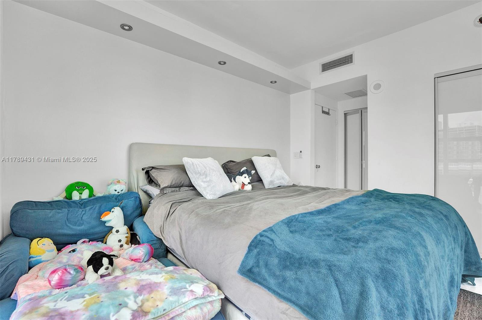 THE PLAZA 901 BRICKELL CO - Residential