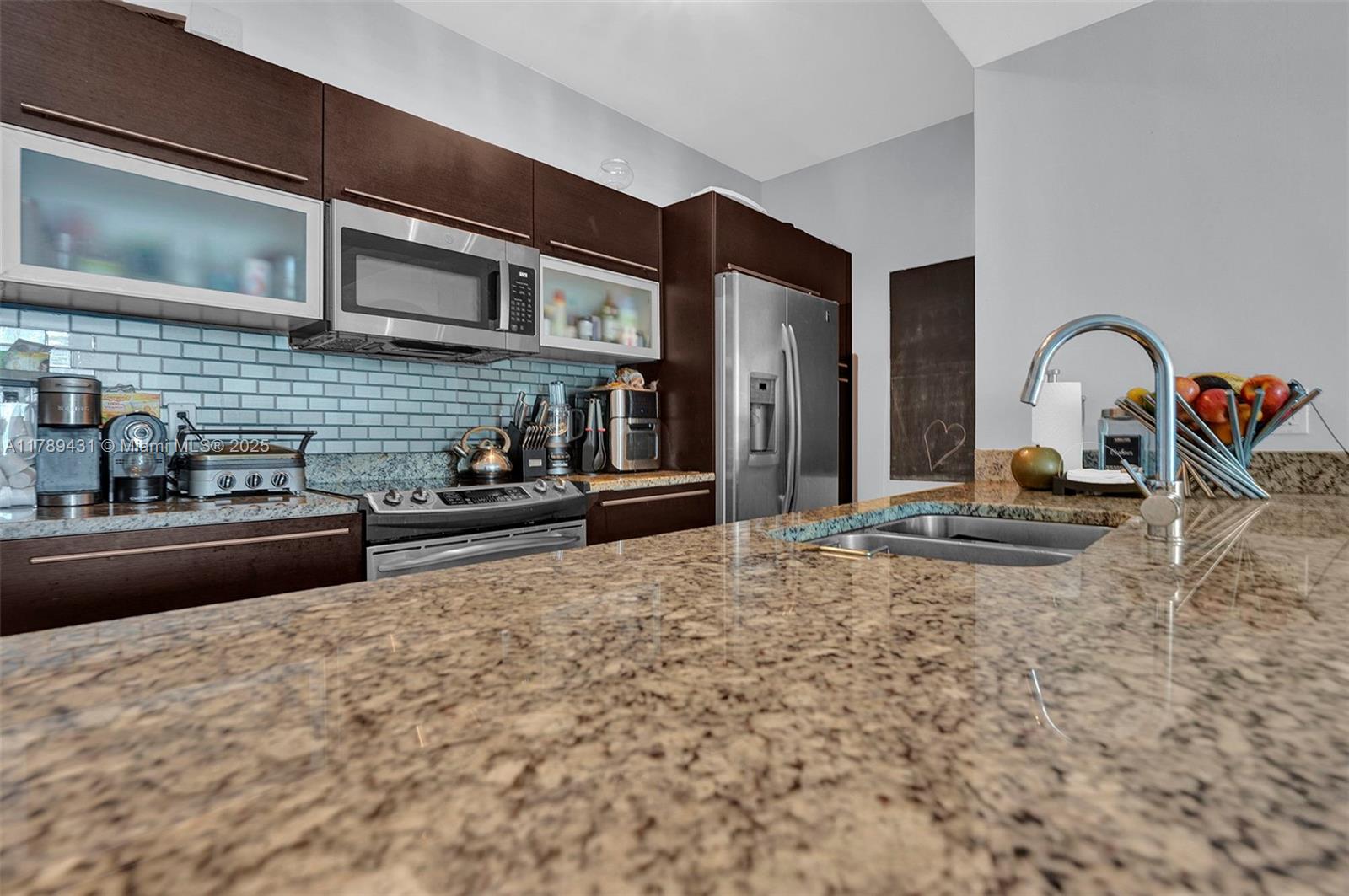 THE PLAZA 901 BRICKELL CO - Residential