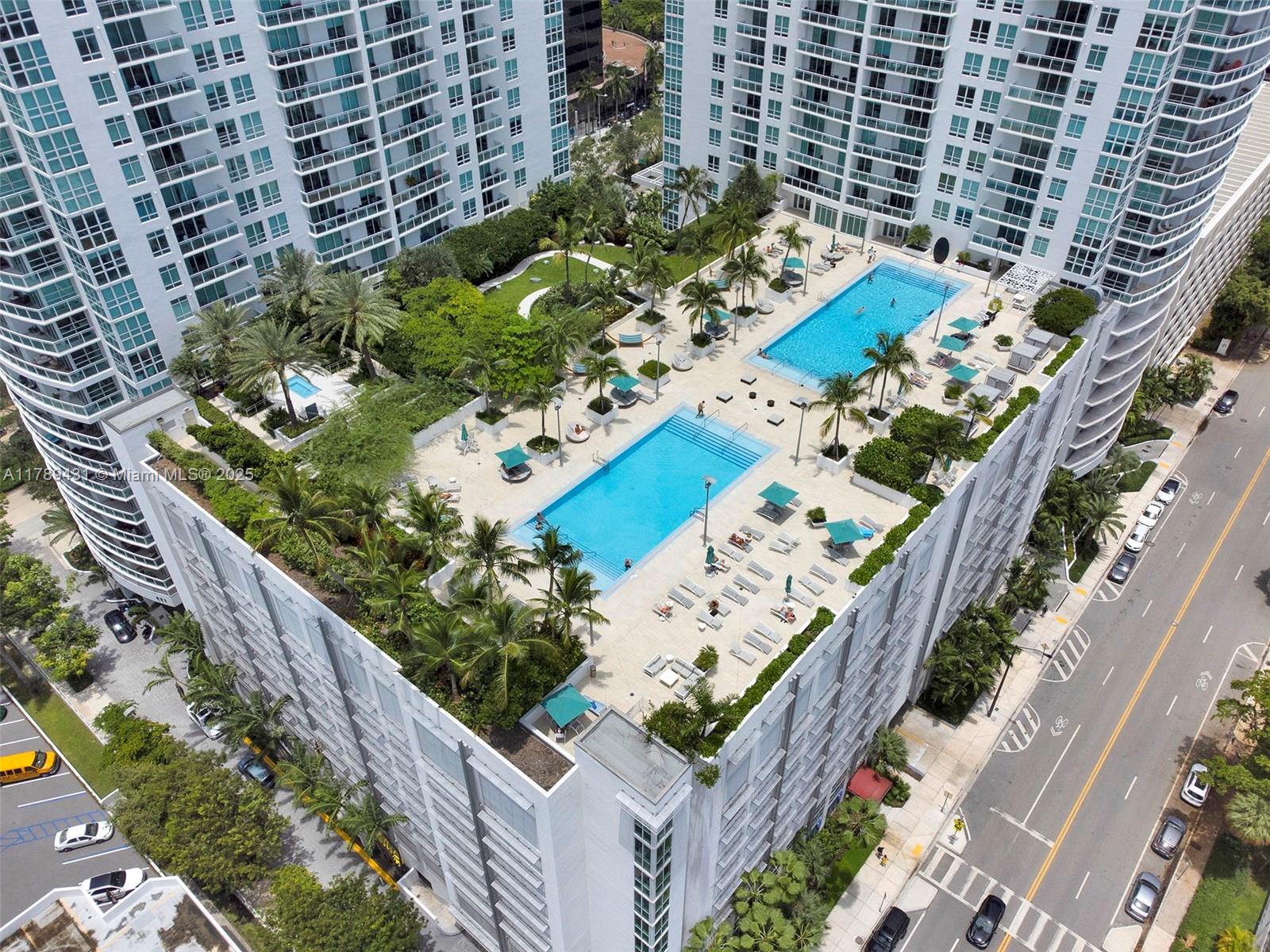 THE PLAZA 901 BRICKELL CO - Residential
