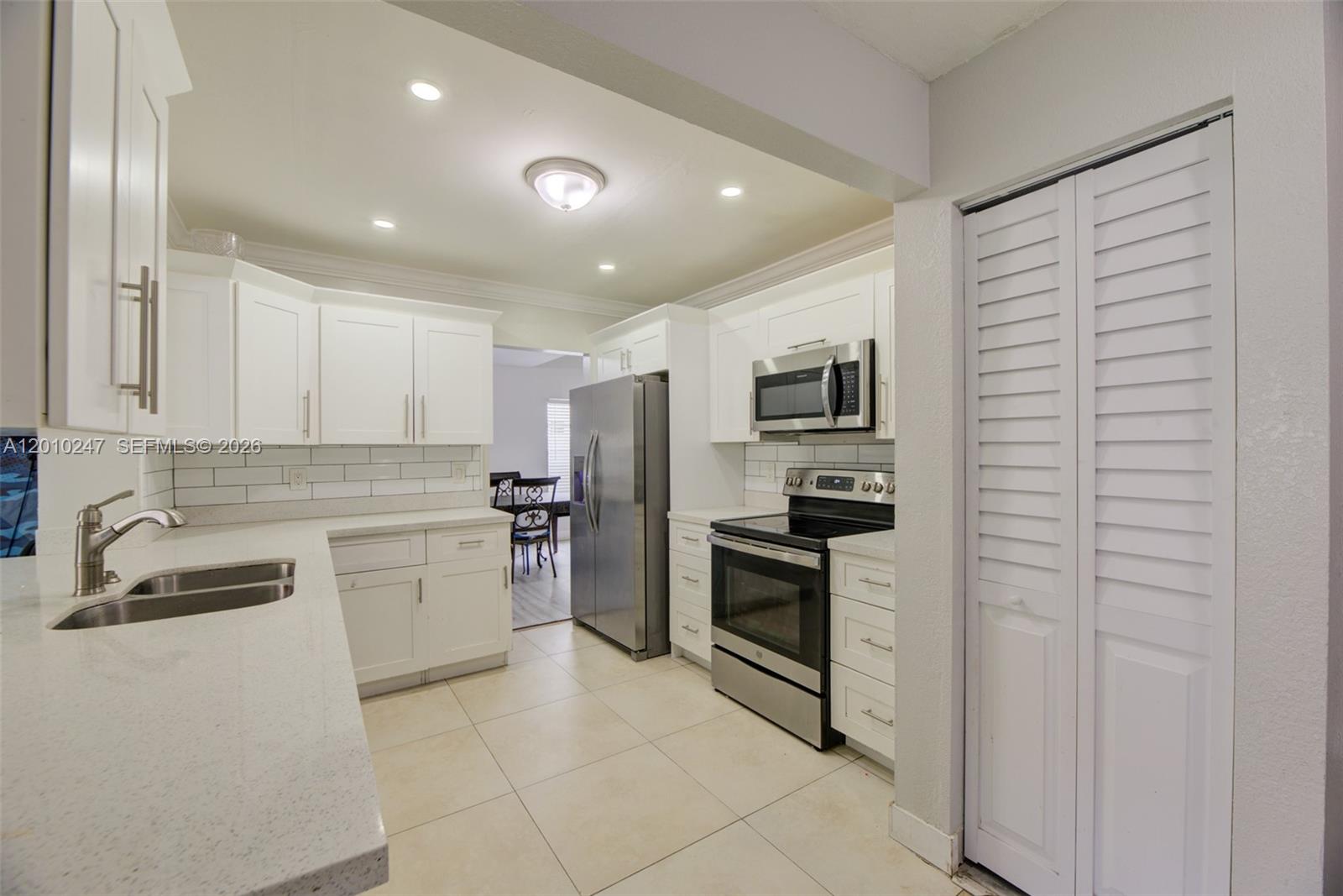 BOULEVARD WOODS NORTH - Residential