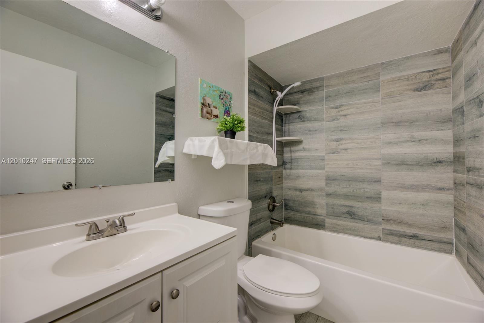 BOULEVARD WOODS NORTH - Residential