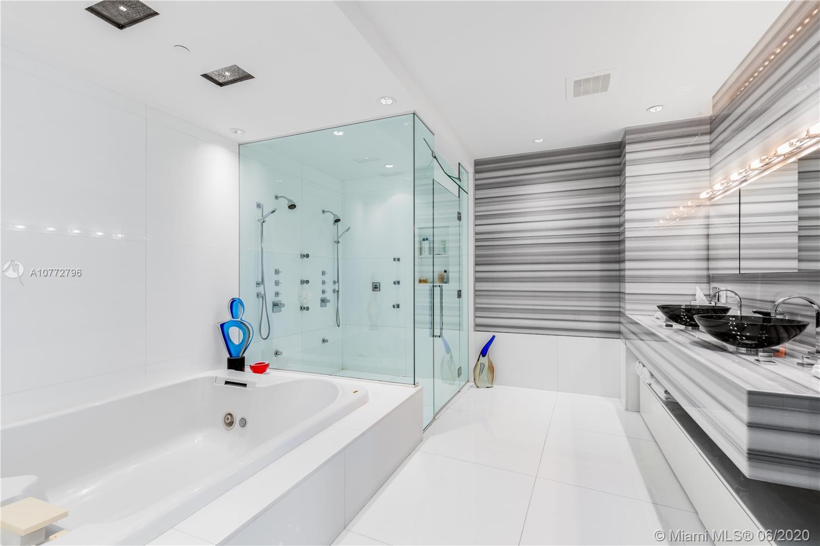 APOGEE CONDO - Residential