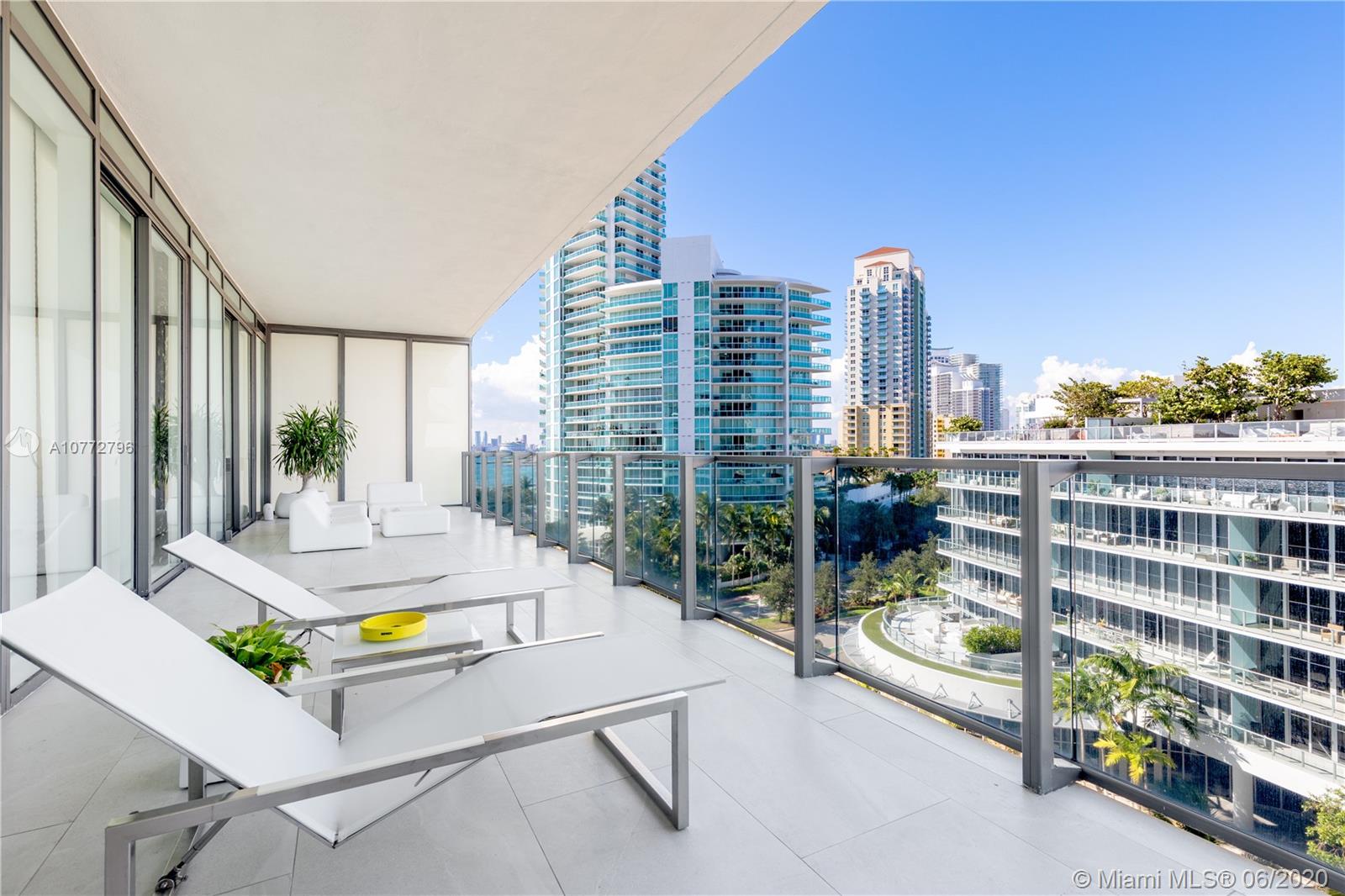 APOGEE CONDO - Residential