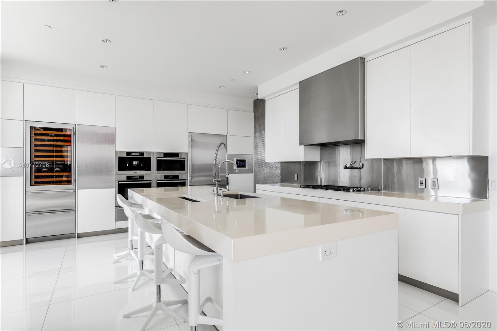 APOGEE CONDO - Residential