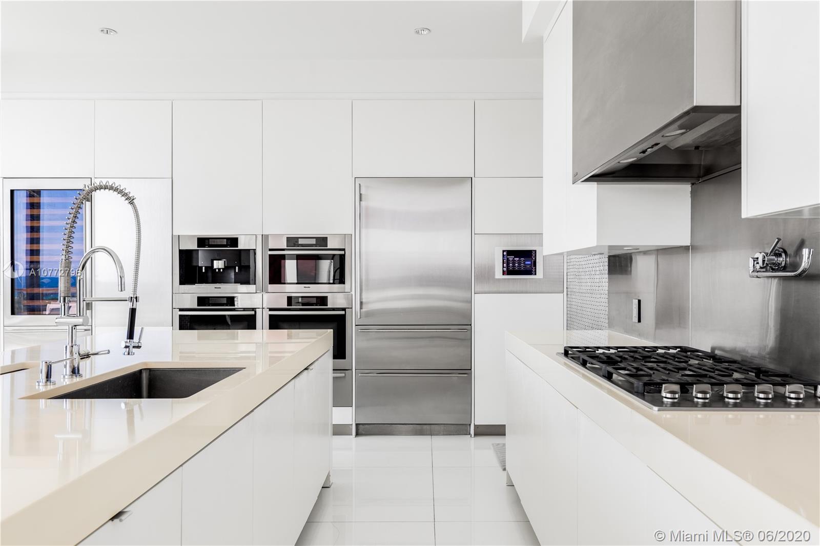 APOGEE CONDO - Residential