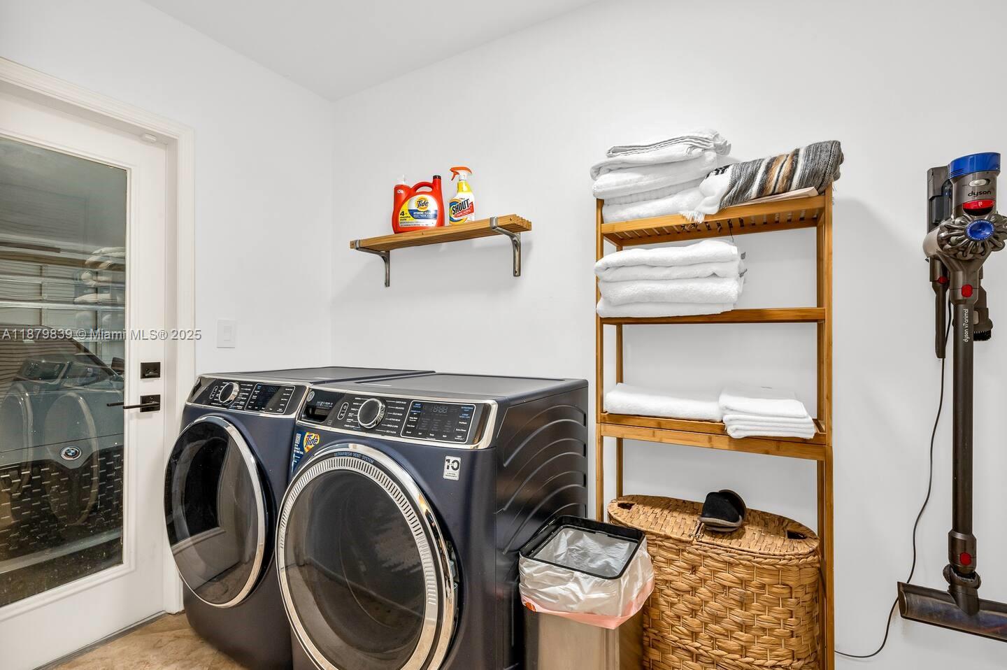 CORAL RIDGE ISLES - Residential Lease