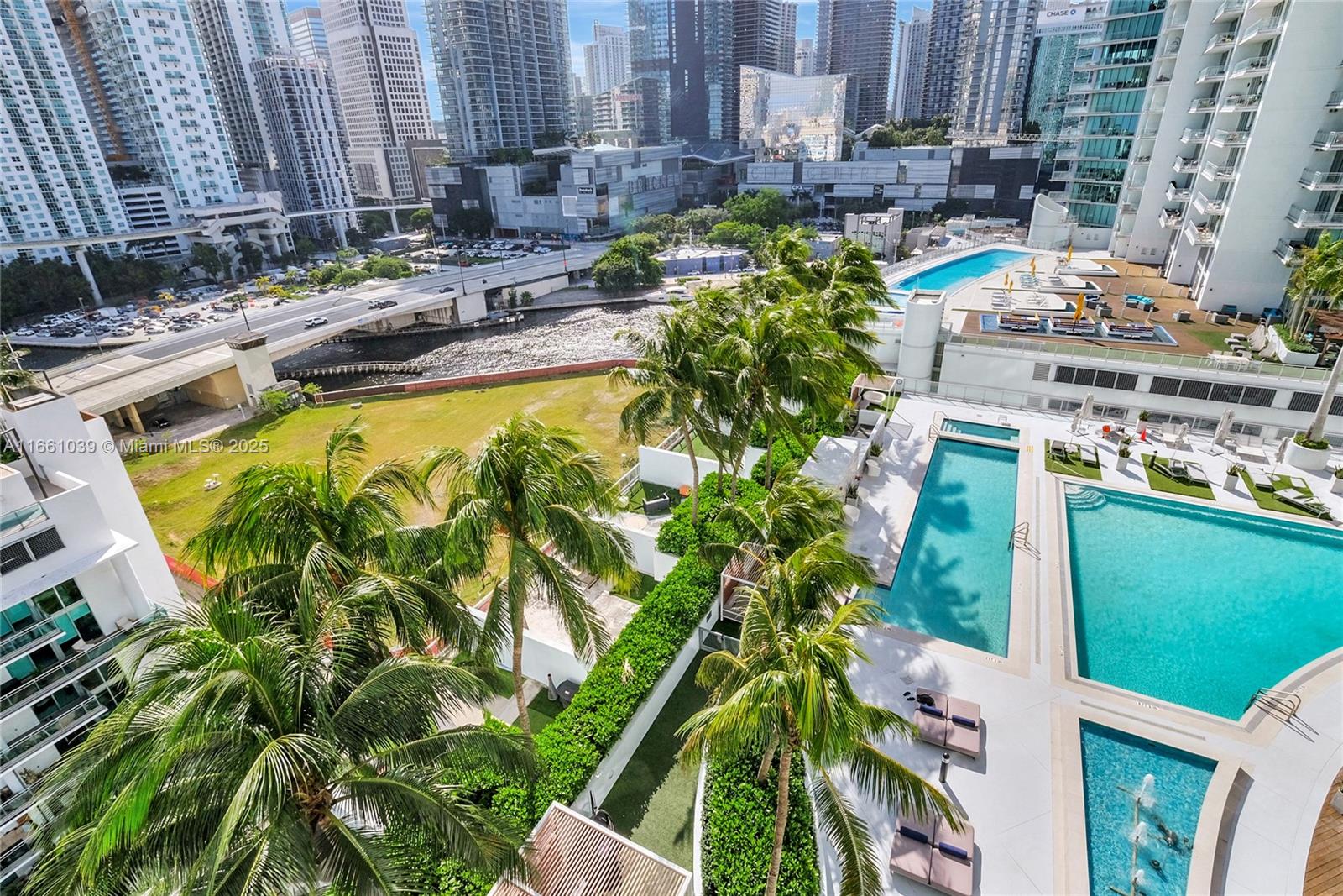 IVY CONDO - Residential