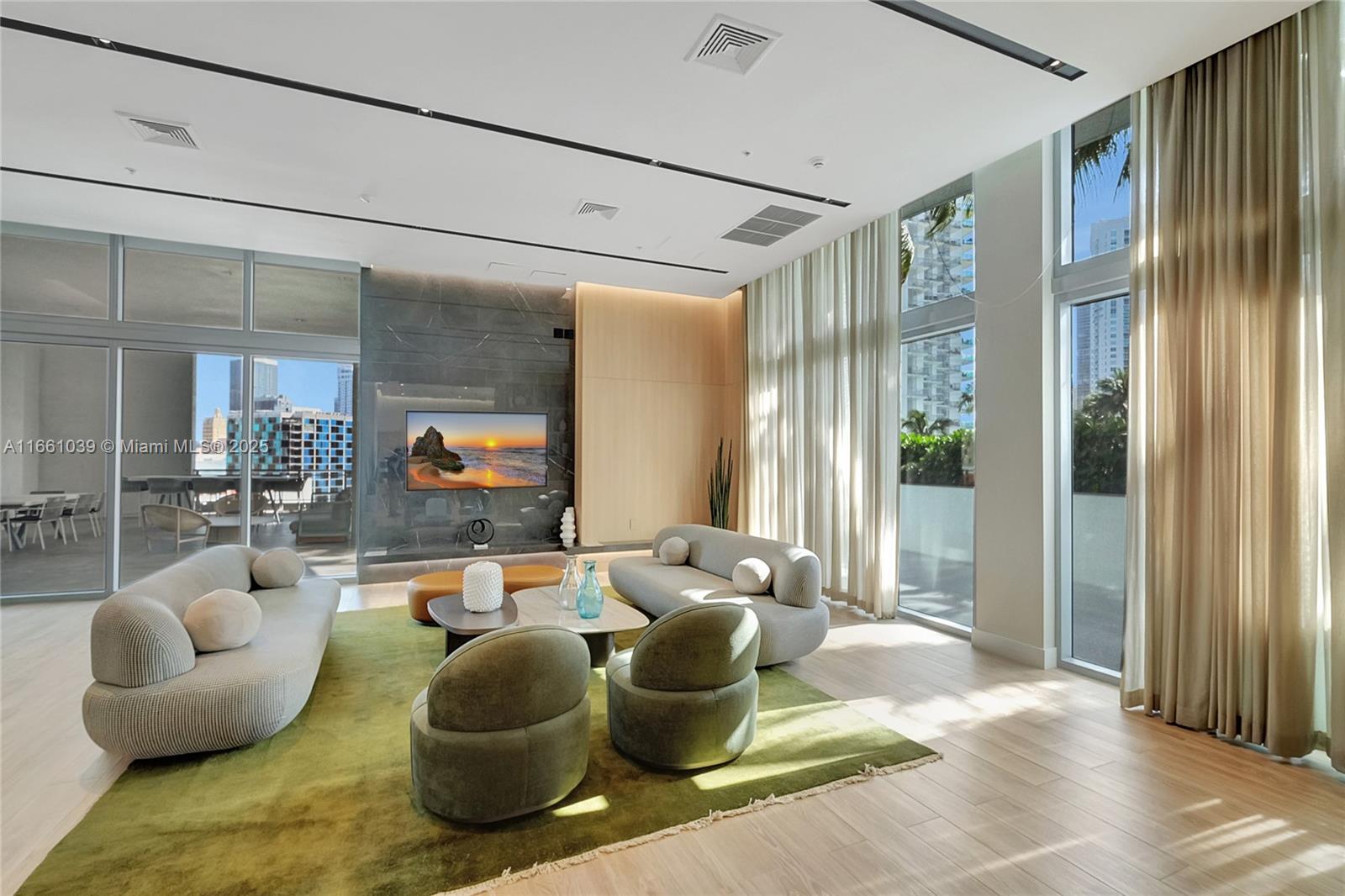 IVY CONDO - Residential