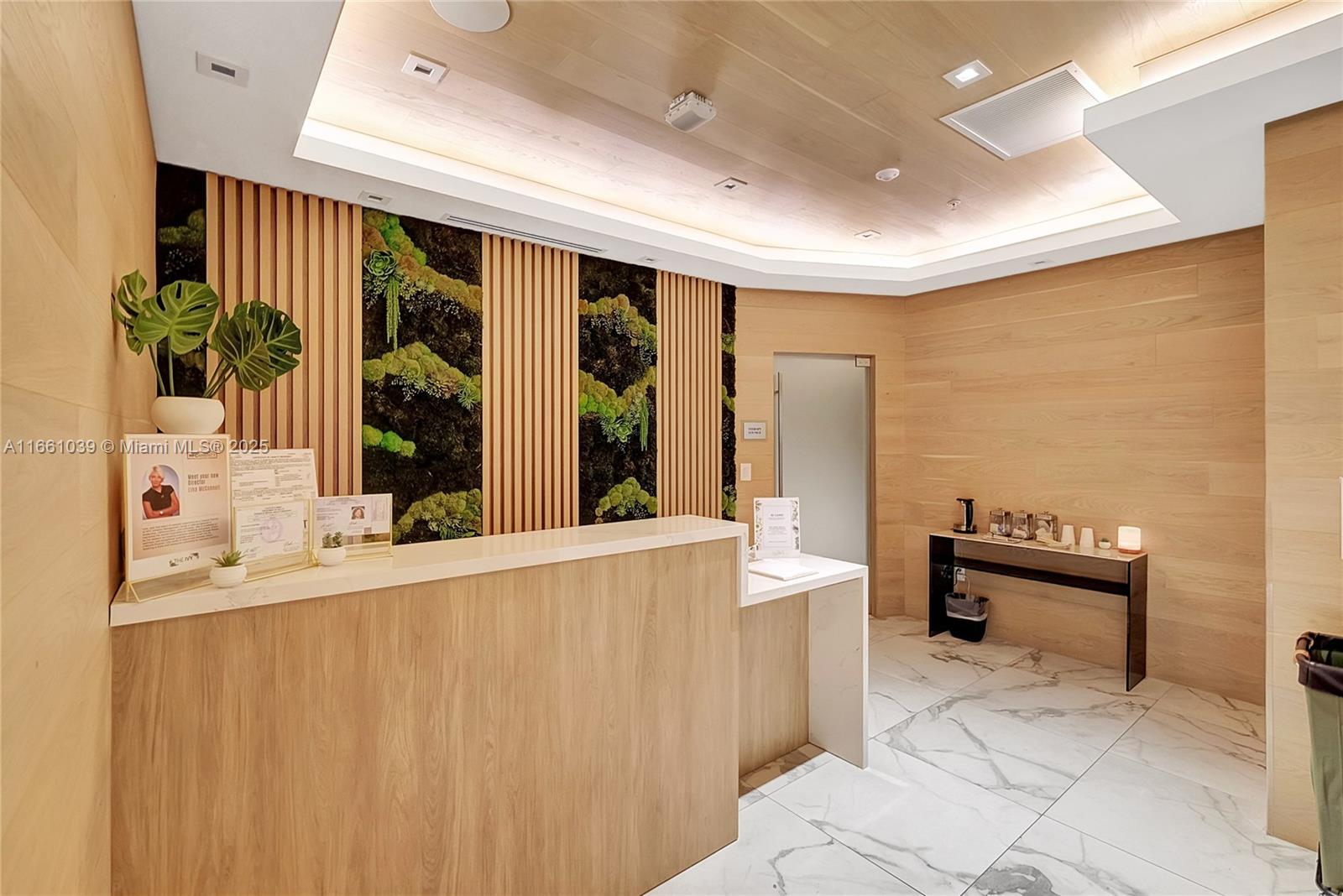 IVY CONDO - Residential