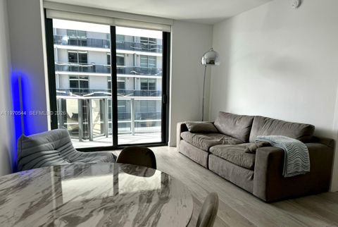 45 SW 9th St 3107 Miami FL 33130