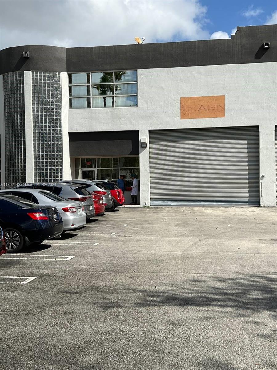 ~ 6,800 SF TOTAL AREA
~ 600 SF FIRST FLOOR OFFICE
~1,200 SF MEZZANINE OFFICE
8 TOTAL PARKING SPACES (INCL. 1 HANDICAP SPACE)
ONE RAMP & ONE DOCK HIGH DOOR
24' CEILING HEIGHT
3-PHASE HEAVY POWER - 175 AMP / 208-230V
AVAILABLE MARCH 2025