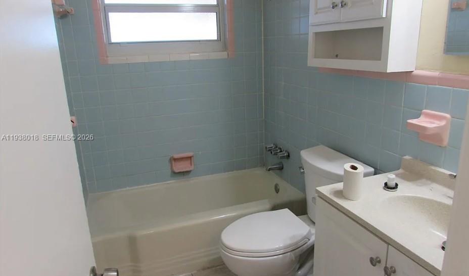 3011 Saint Charles Street 0