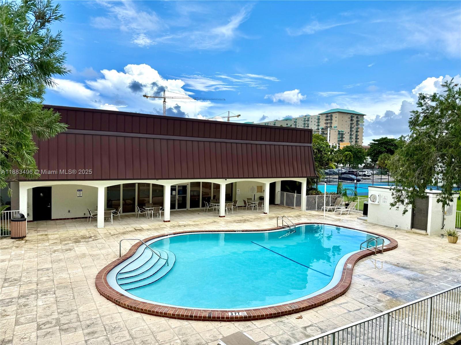 PALM VILLAGE CLUB CONDO - Residential Lease
