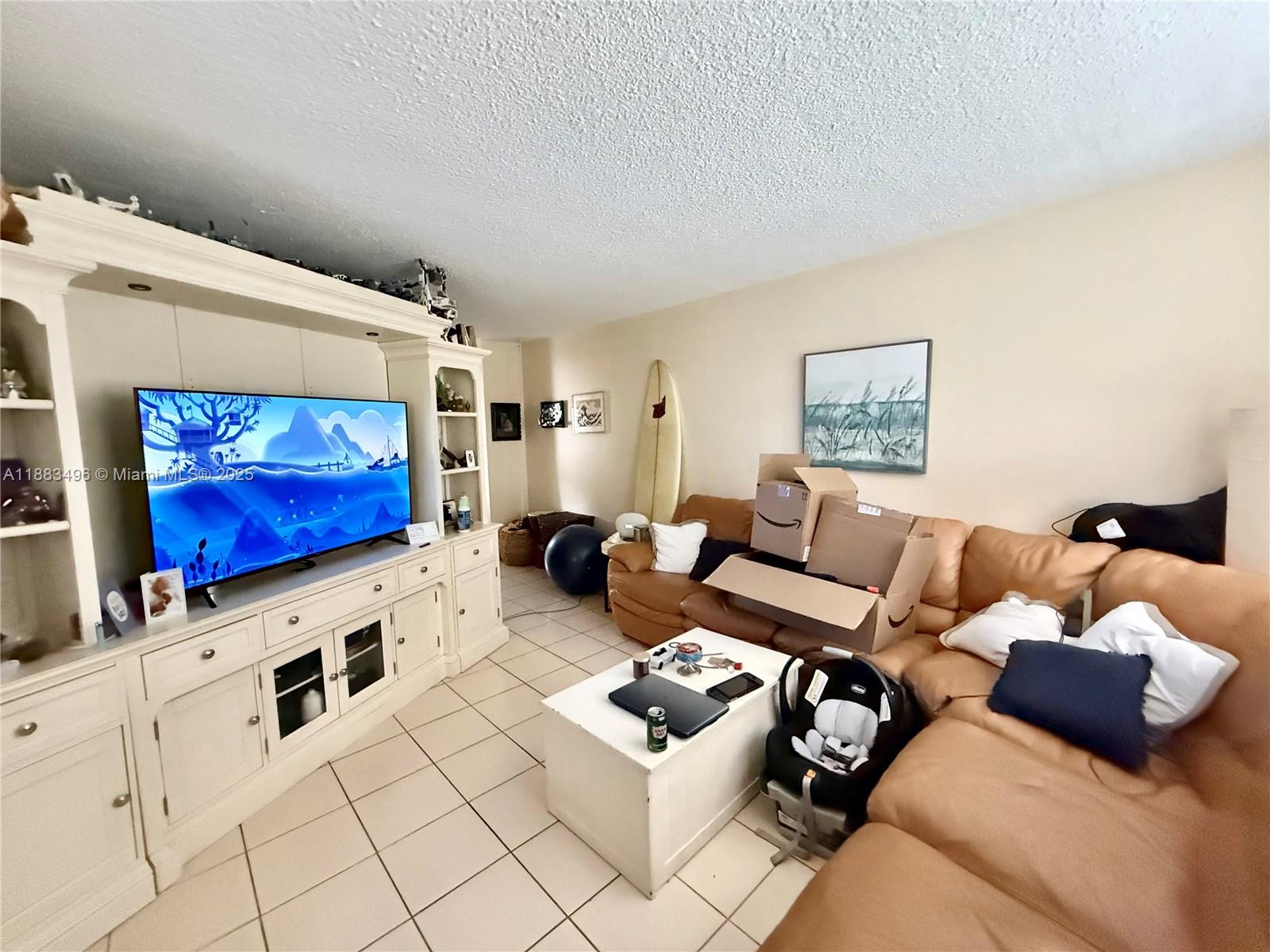 PALM VILLAGE CLUB CONDO - Residential Lease