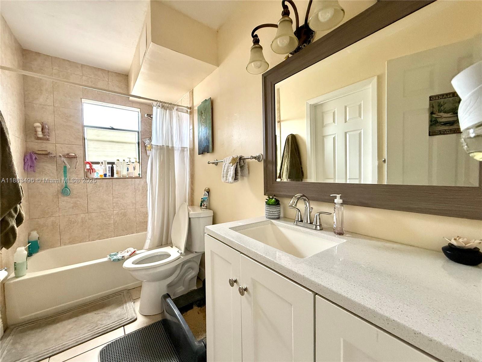 PALM VILLAGE CLUB CONDO - Residential Lease