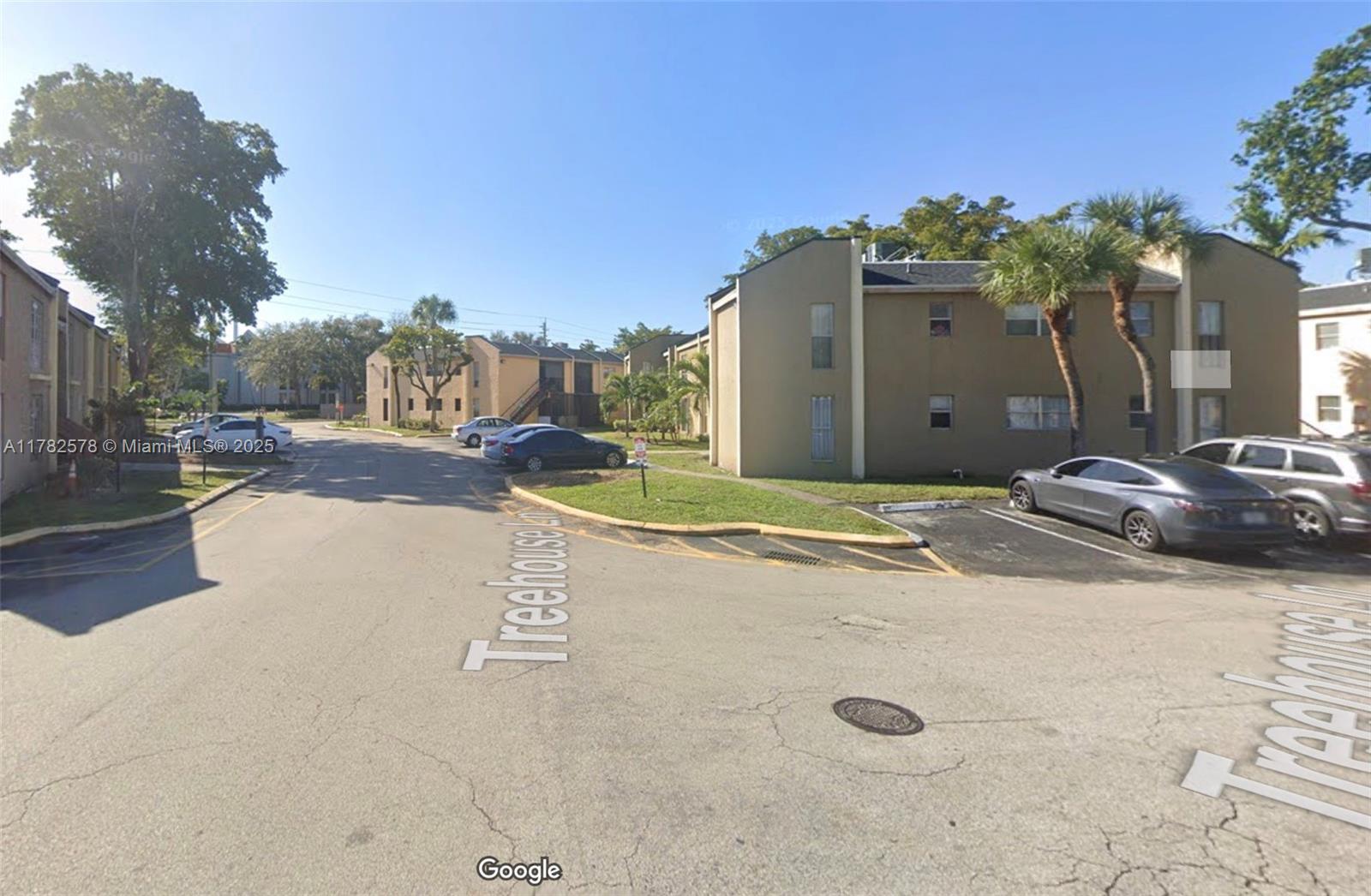 Property for Sale at 4523 Treehouse Ln G, Tamarac, Broward County, Florida - Bedrooms: 2 
Bathrooms: 2  - $169,000