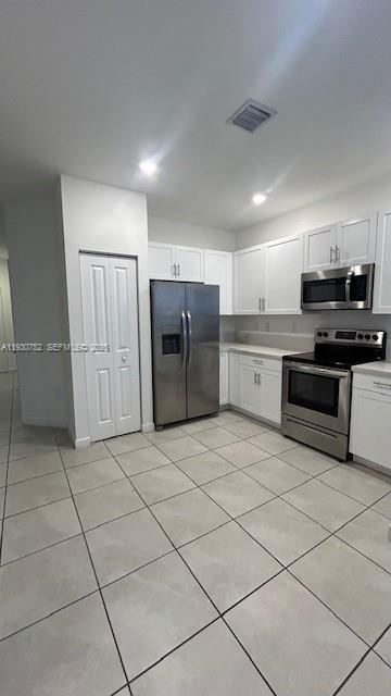 SILVER PALM RESIDENTIAL H - Residential Lease