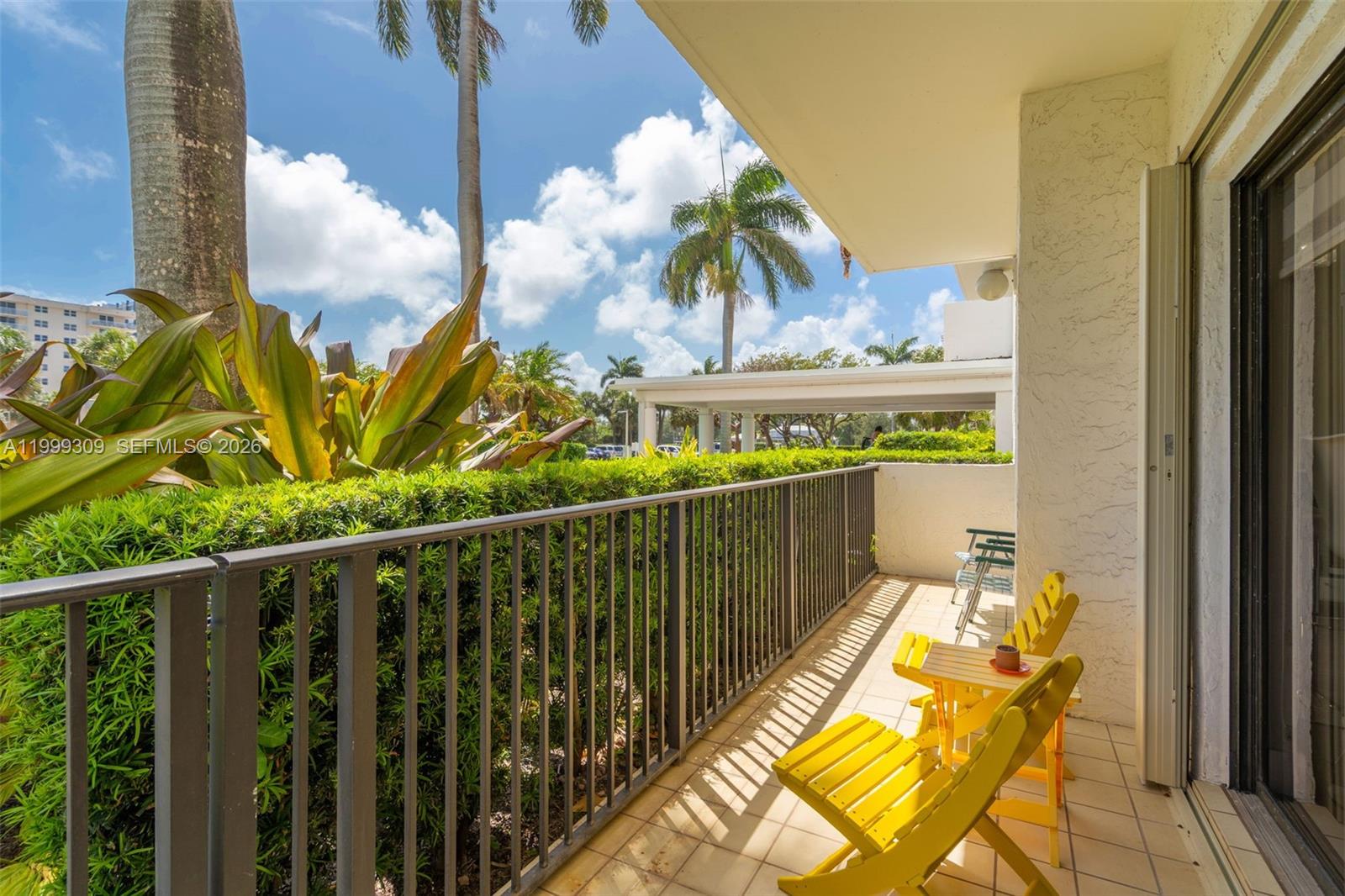 SUMMIT CONDO - Residential