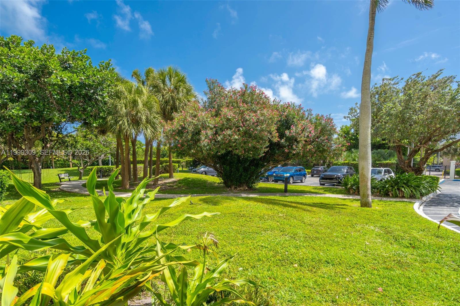 SUMMIT CONDO - Residential