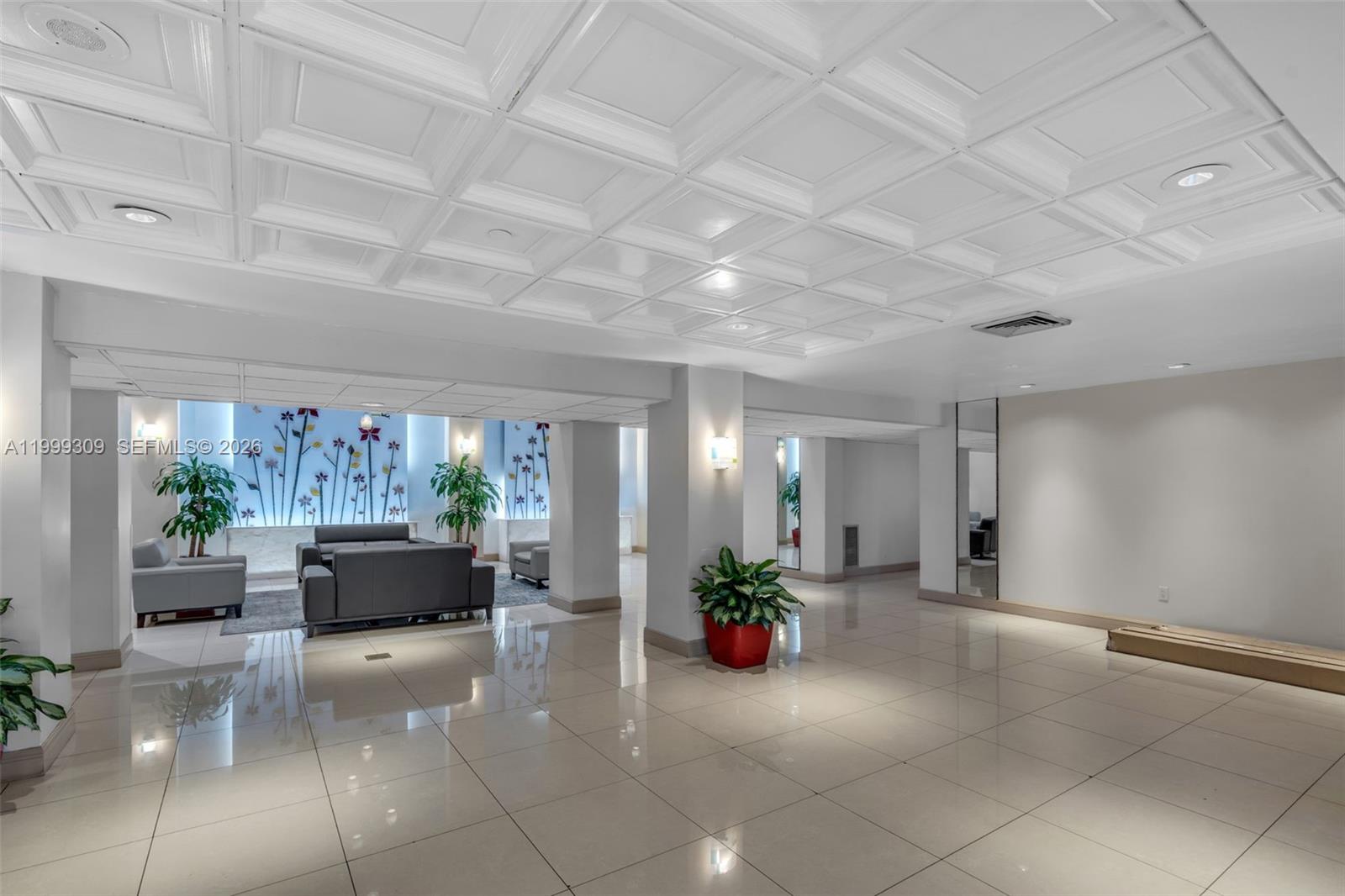 SUMMIT CONDO - Residential