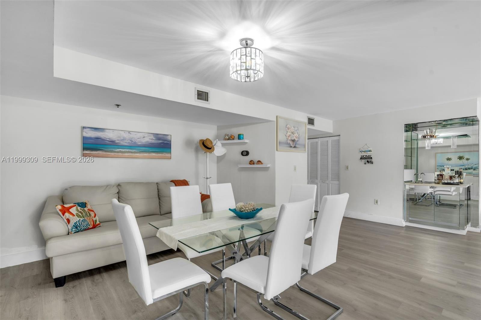 SUMMIT CONDO - Residential