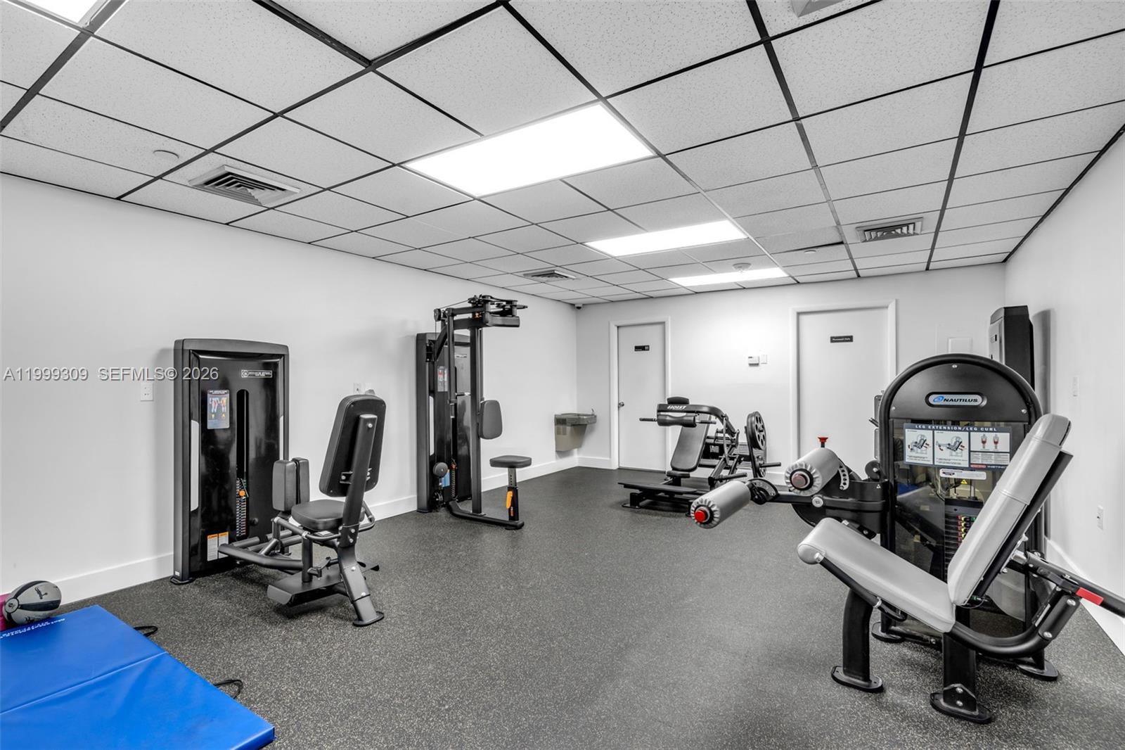 SUMMIT CONDO - Residential