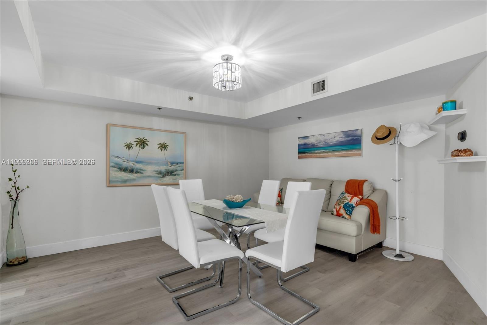 SUMMIT CONDO - Residential