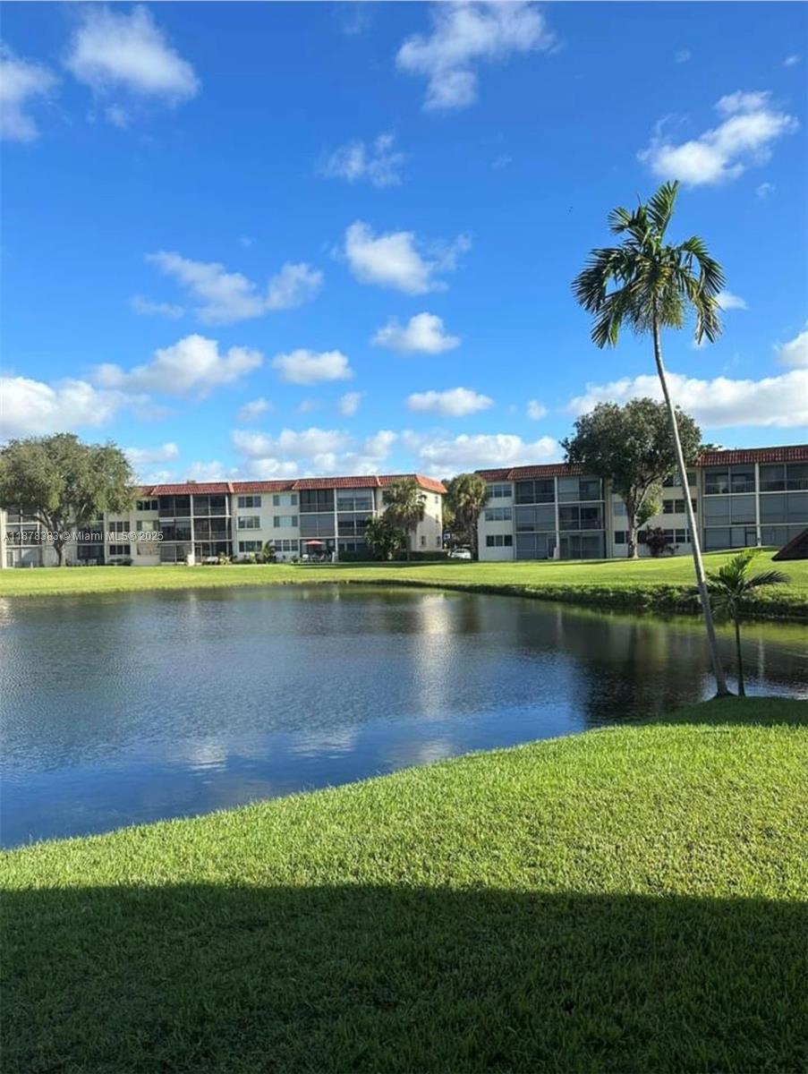 Rental in the fantastic Golf Course-Tennis Hollybrook Community in Pembroke Pines, Florida. This condo features 2 bedrooms, 2 bathrooms, and a spacious 1,170 square feet of living area. Available from December 1, 2025, it can be rented for 7 months or up to 1 year, with renewal options. The home is fully furnished and move-in ready. The community boasts a golf club with an 18-hole PGA championship course, an 18-hole executive course, 14 tennis courts, 7 swimming pools, and a full-service restaurant. A must-see!