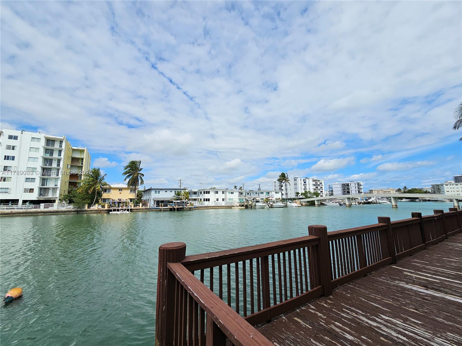 CREEK TOWERS & YACHT CLUB - Residential