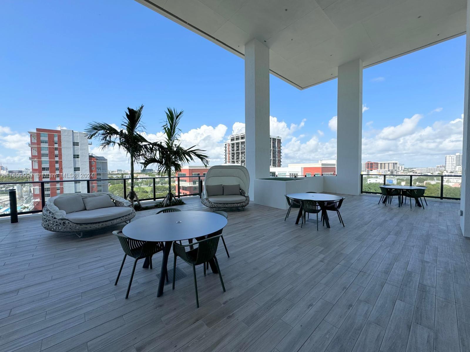 UNI TOWER - Residential Lease