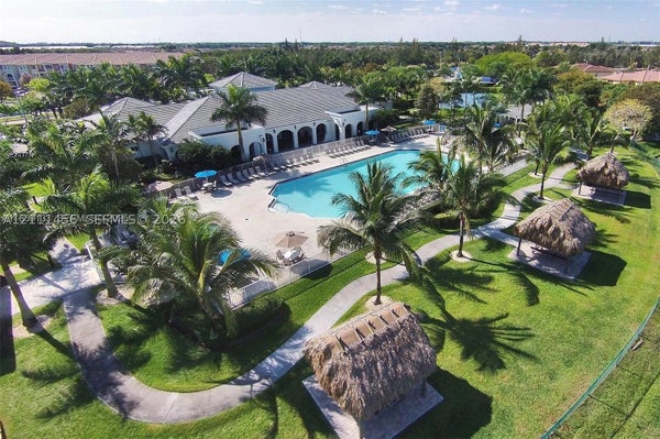 10868 NW 84TH ST, DORAL, FL 33178 - Image 13cd11c0f4cfa53ec7b8693e85bb7efb/2232964125