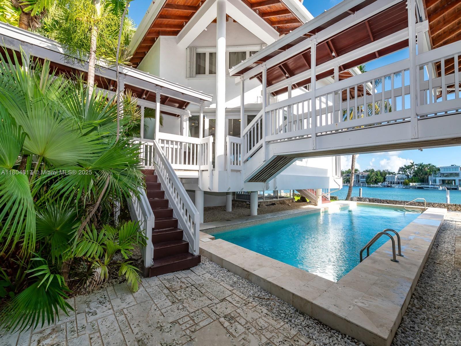 655 N Mashta Dr, Key Biscayne, Miami-Dade County, Florida - 5 Bedrooms  
6 Bathrooms - 