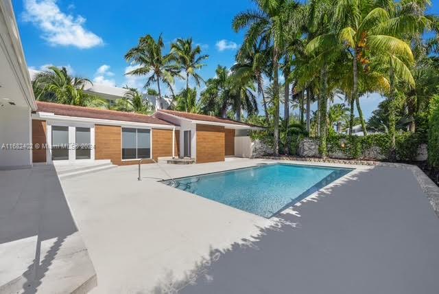 GOLDEN BEACH SEC C - Residential