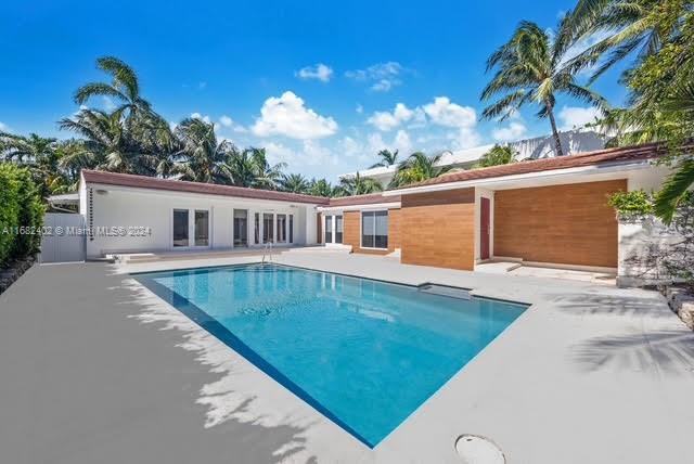 GOLDEN BEACH SEC C - Residential